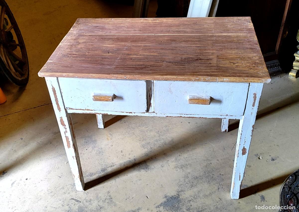 Antig&uuml;edades: Mesa tocinera, de cocina con 2 cajones - Foto 3