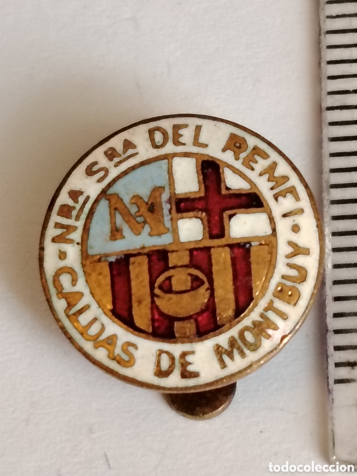 Antig&uuml;edades: Insignia antigua de esmalte Ntra Se&ntilde;ora del Remei (Caldes de Montbui/Barcelona)