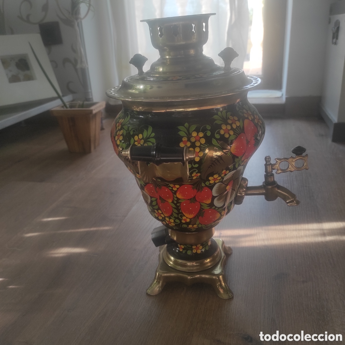 Antig&uuml;edades: Samovar el&eacute;ctrico ruso (1990) &ndash; Pintado a mano, 35 cm, funcionando