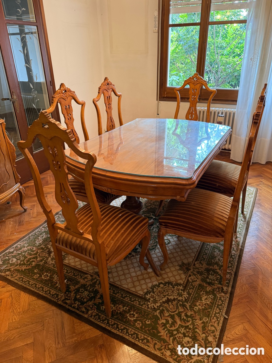 Antig&uuml;edades: Mesa y sillas de estilo Luis XV