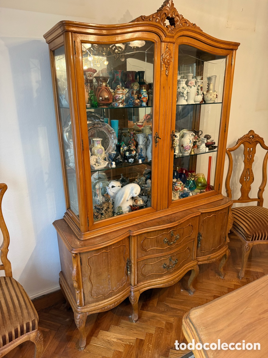 Antig&uuml;edades: Aparador con vitrina estilo luis XV (rococo Franc&eacute;s)