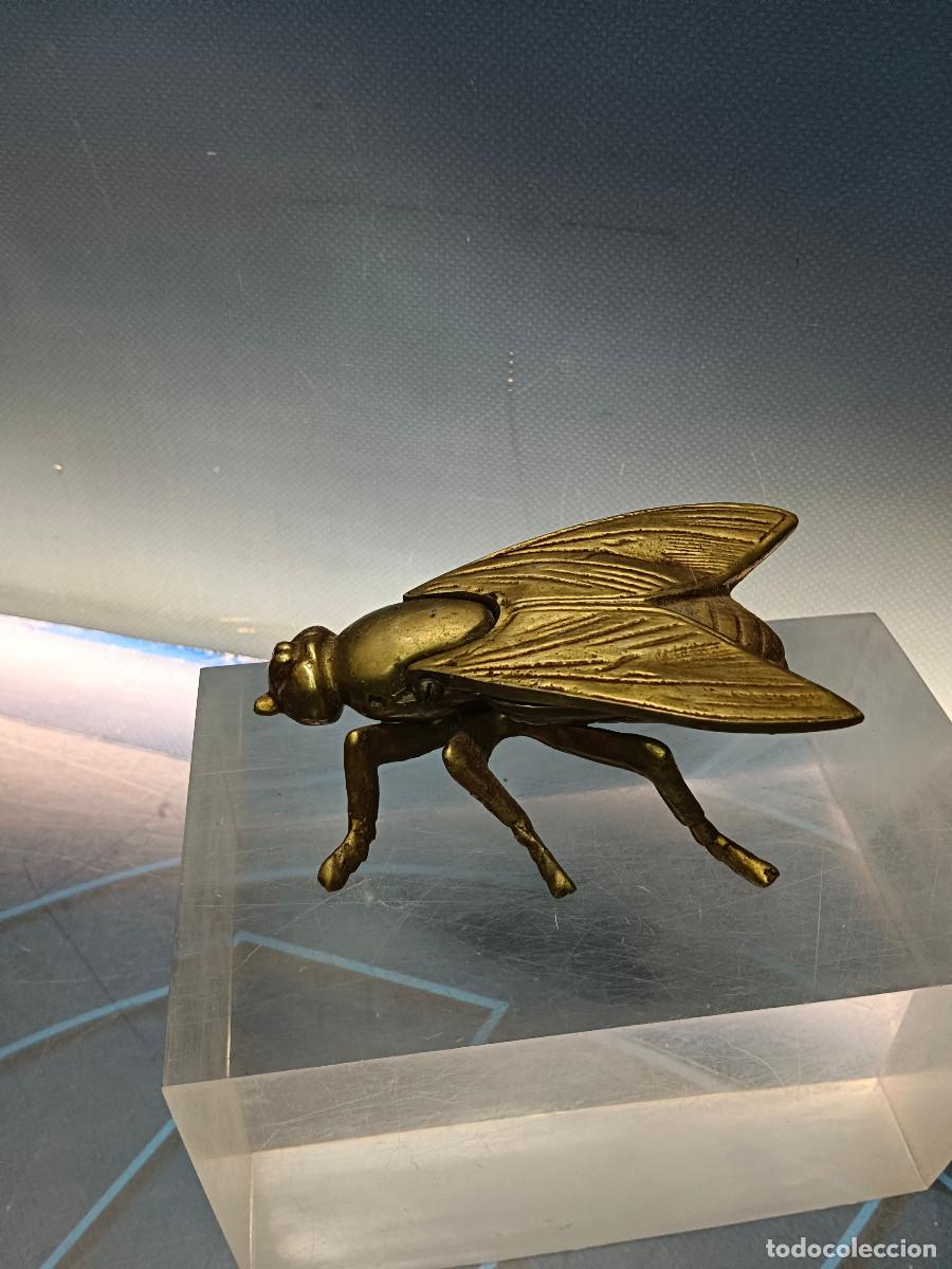 Antig&uuml;edades: Cenicero antiguo en forma de mosca hecho en bronce