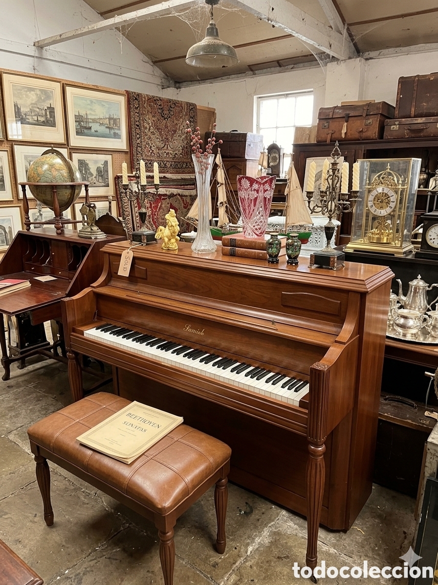 Antig&uuml;edades: Impresionante piano con banqueta
