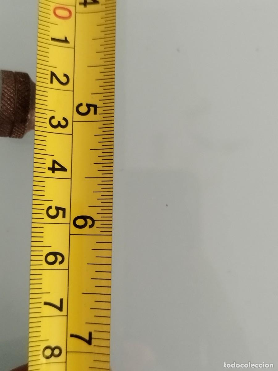 Antig&uuml;edades: Antiguo tornillo met&aacute;lico, de alg&uacute;n componente a identificar. - Foto 2