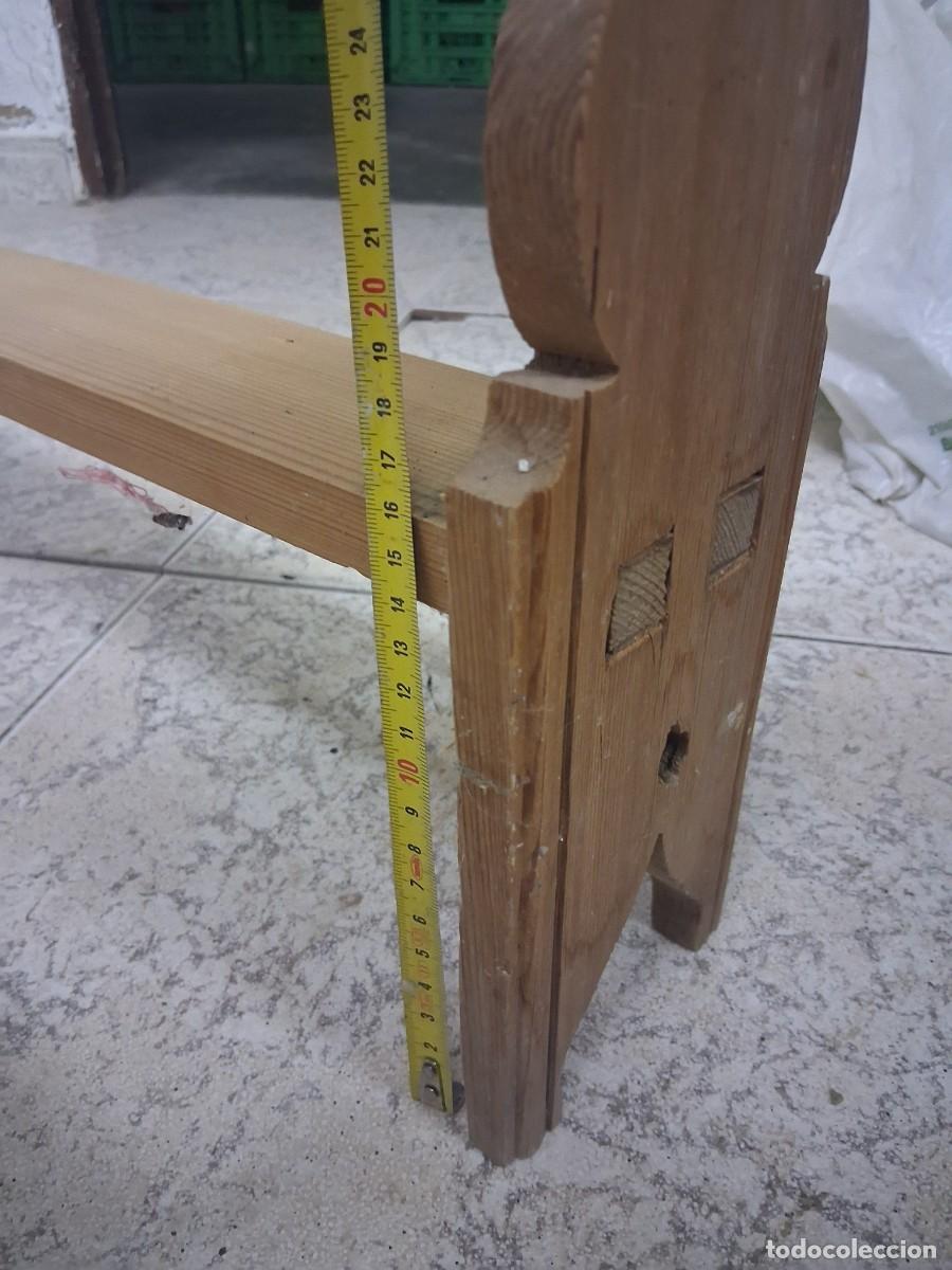 Antig&uuml;edades: 2 patas patas de madera para baul arca - Foto 2