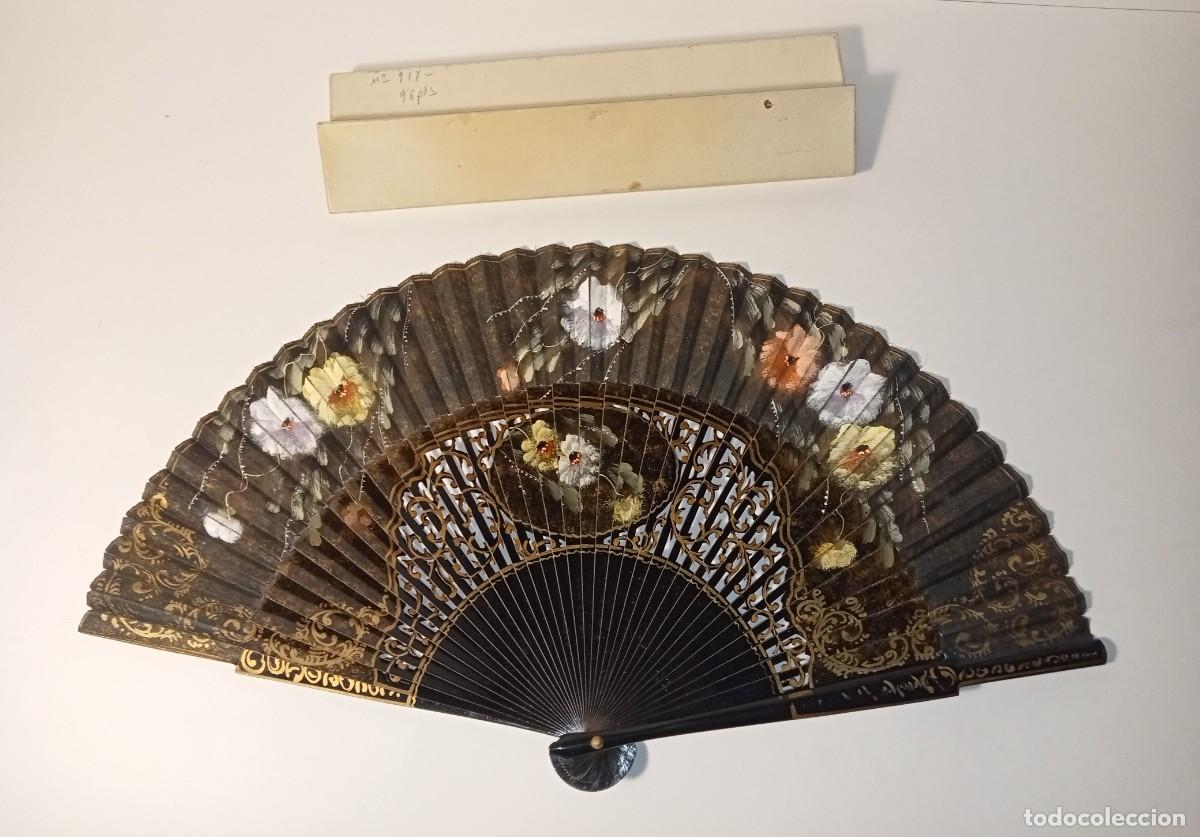 Antig&uuml;edades: ABANICO ANTIGUO DISE&Ntilde;O DE FLORES