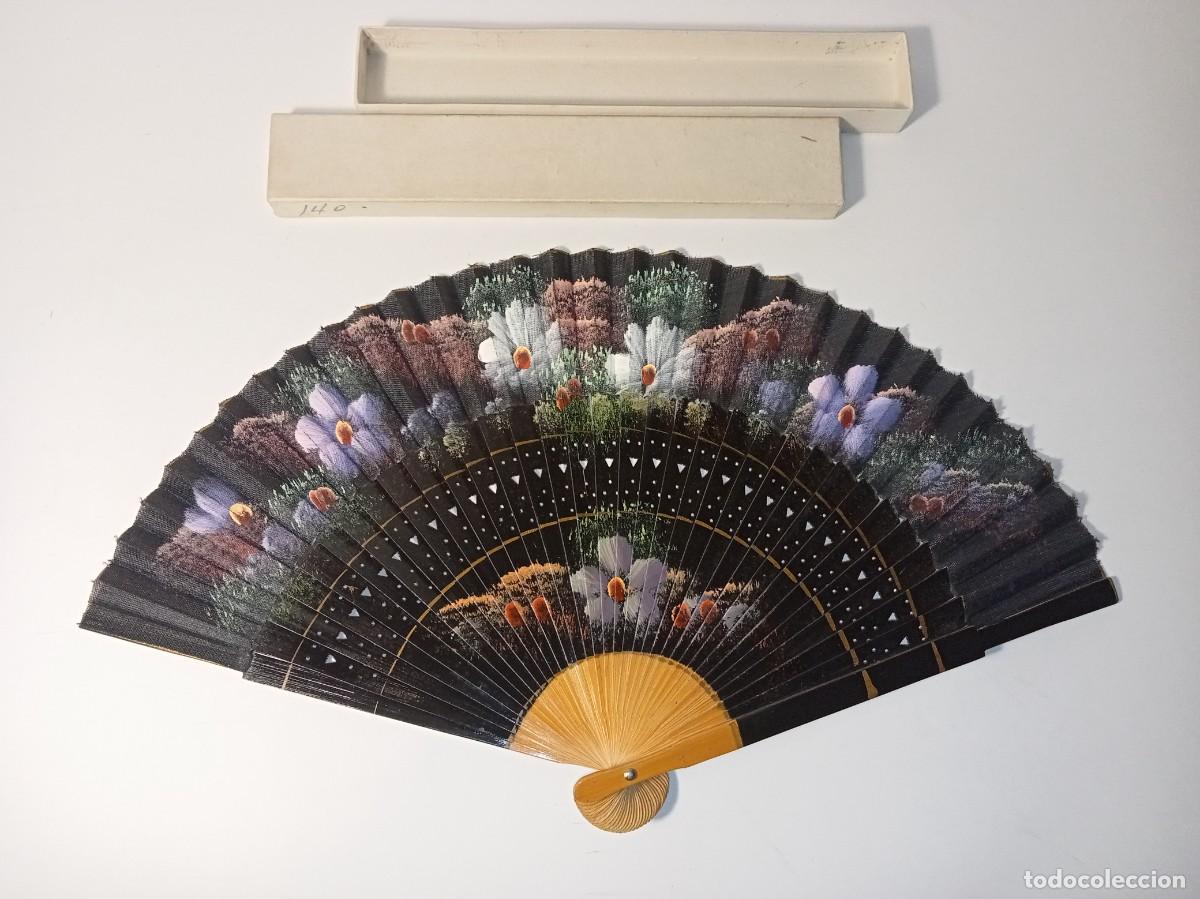 Antig&uuml;edades: ABANICO ANTIGUO DISE&Ntilde;O DE FLORES