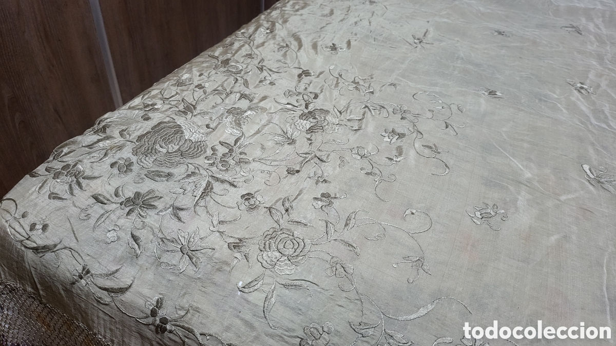 Oggetti Antichi: MANTON ISABELINO COLOR CAVA BORDADO A MANO