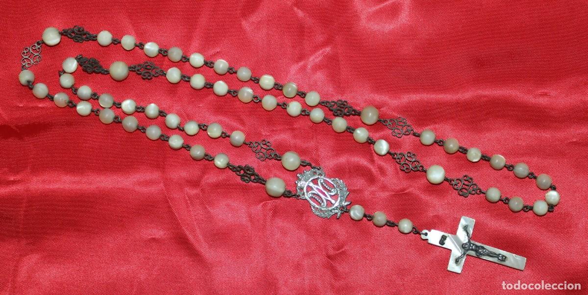 Antig&uuml;edades: Rosario de n&aacute;car tallado y plata de ley. Siglo XIX.