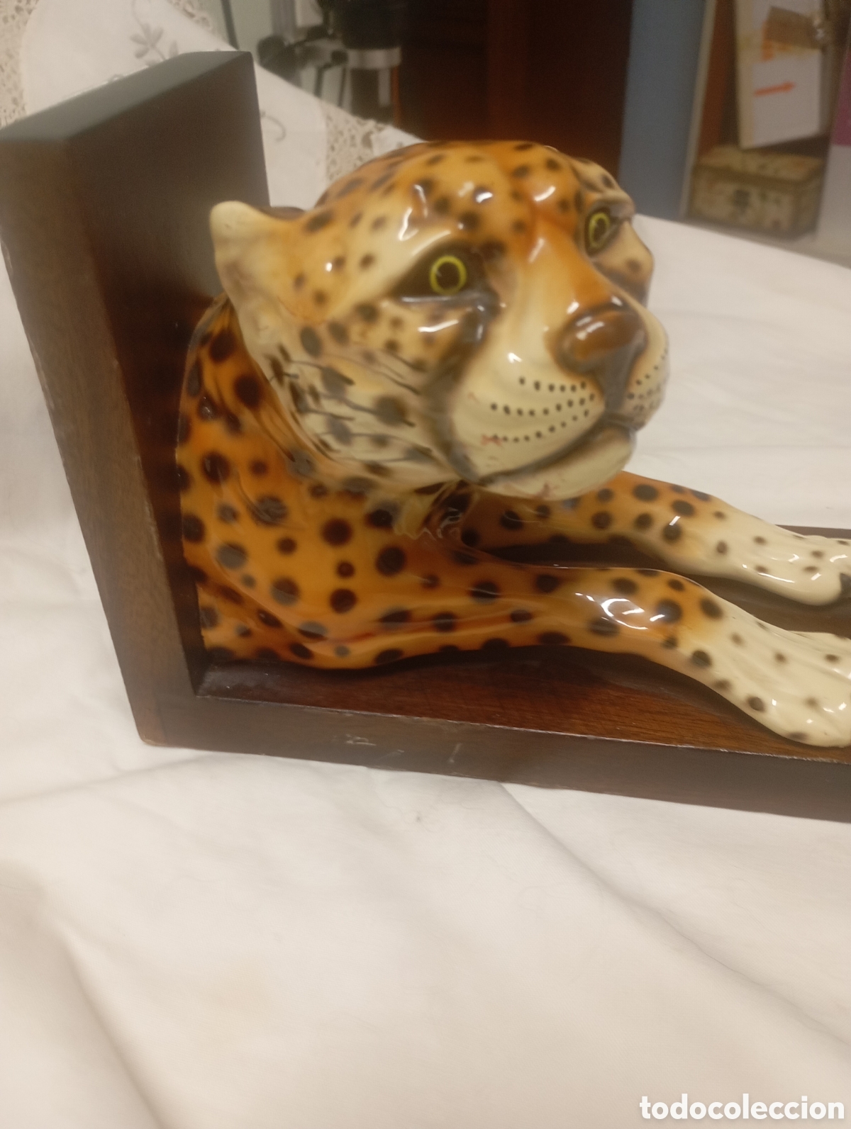 Antig&uuml;edades: Apoya libros leopardo a&ntilde;os 60 - Foto 3
