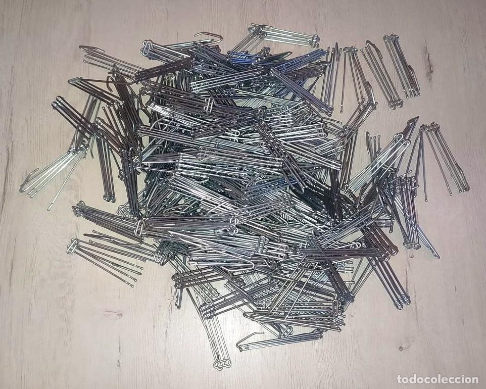 Antig&uuml;edades: ✨LOTE + 190 ANTIGUOS ENGANCHES DE CORTINA EN METAL 8 CM ✨