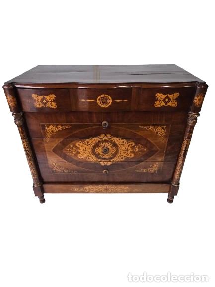 Antig&uuml;edades: C&oacute;moda Isabelina - Madera Caoba, Palma de Caoba - Marqueter&iacute;a de Limoncillo - Circa 1850