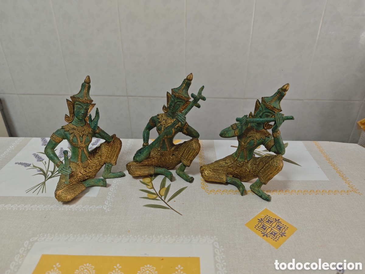 Antig&uuml;edades: Figuras tailandesas de bronce patinado y oro
