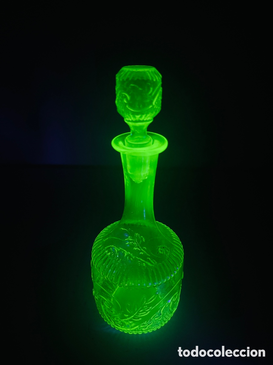 Antig&uuml;edades: Botella Cristal Uranio 22 cm Uranium Glass