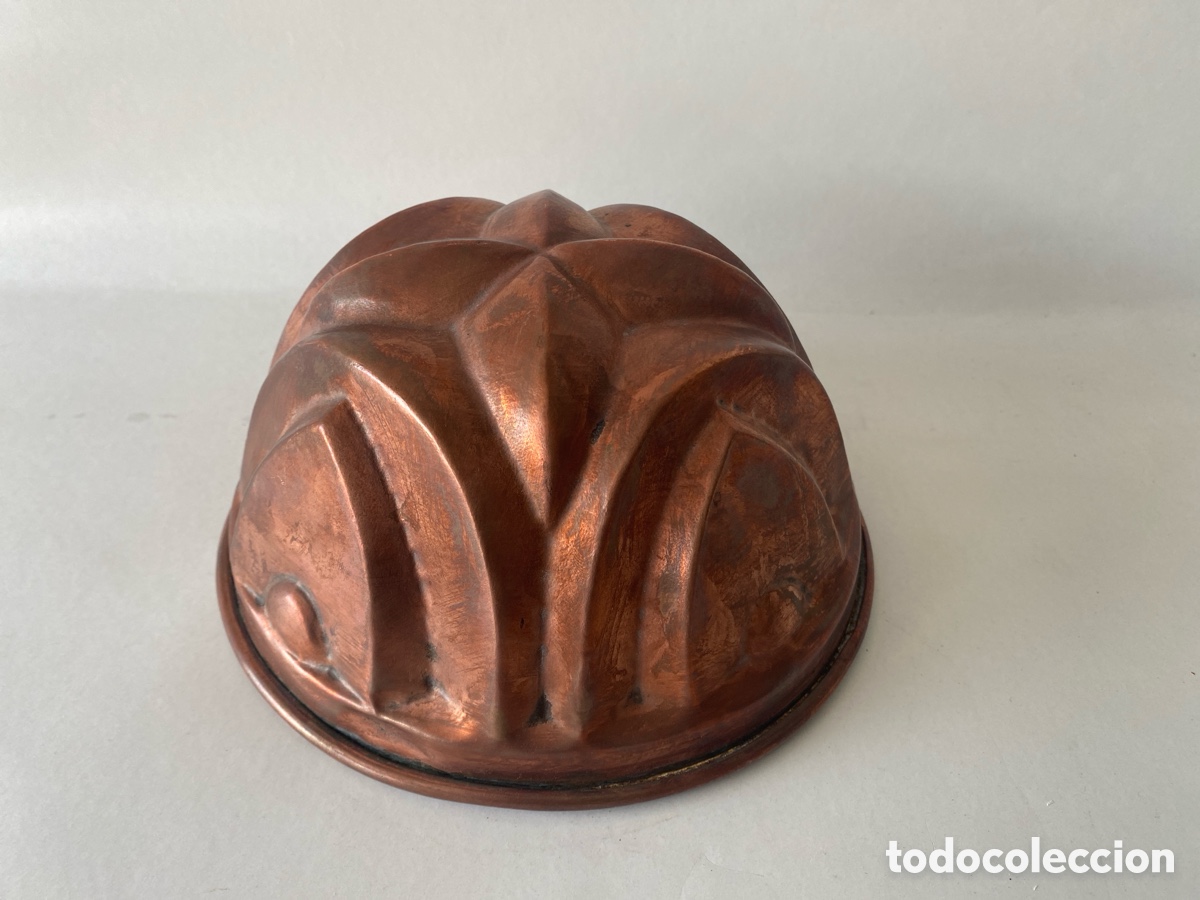 Antig&uuml;edades: Molde de cobre para reposteria de principios del Siglo XX.