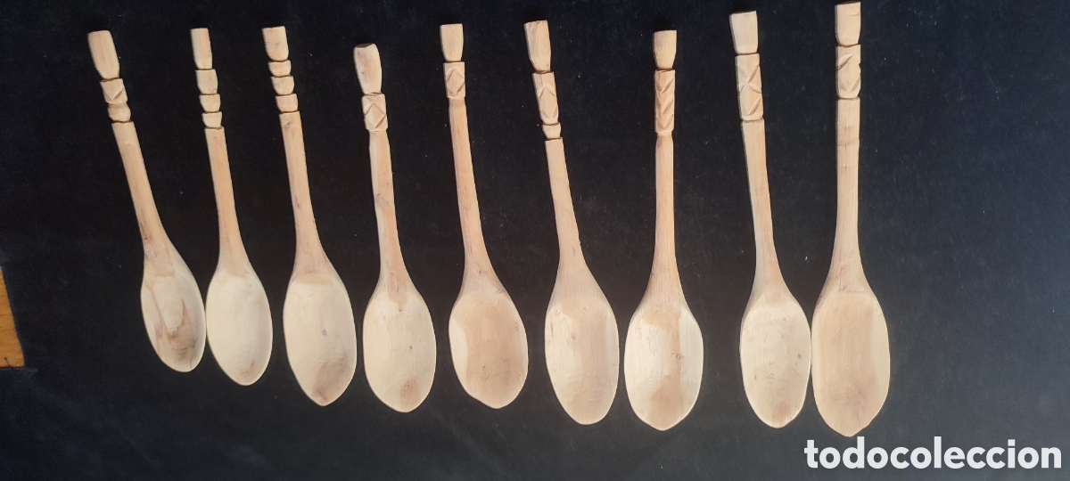 Antig&uuml;edades: Colecci&oacute;n de 9 cucharas de arte Pastoril talladas a mano de diferentes tama&ntilde;os