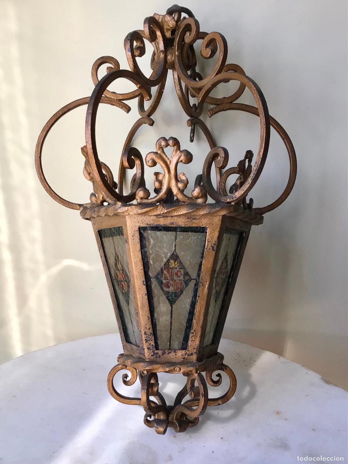 Antig&uuml;edades: ANTIGUO Y GRAN FAROL FORJADO , CON VIDRIERAS CON ESCUDOS EN LOS CRISTALES