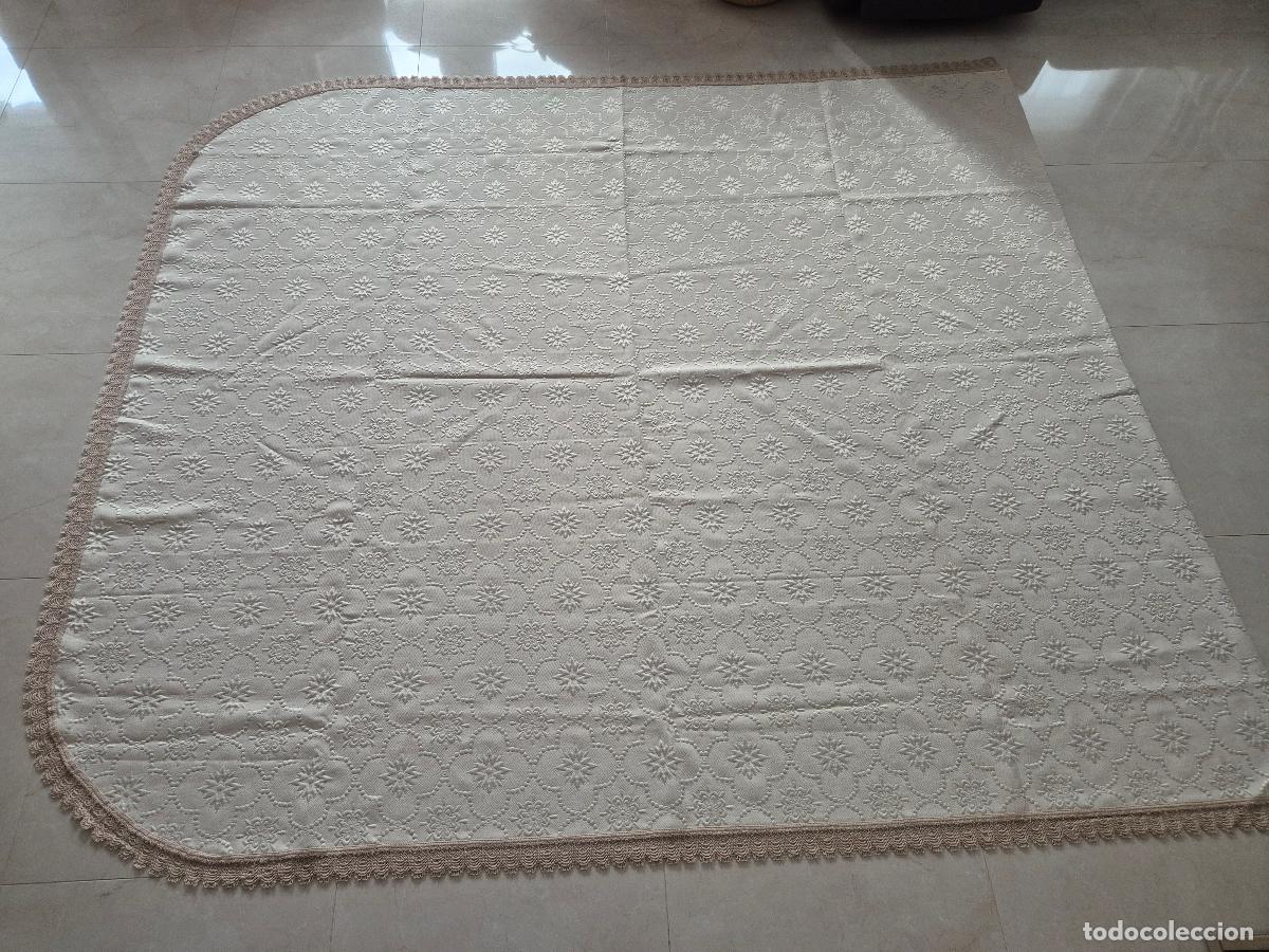 Antig&uuml;edades: Colcha Cama Ganchillo Beige y Marr&oacute;n - Foto 3