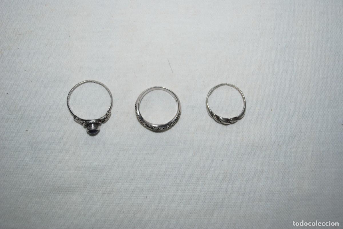Antig&uuml;edades: ANILLOS DE PLATA , LOTE DE TRES .