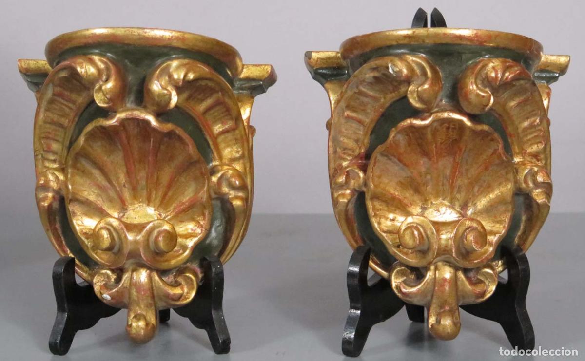 Antig&uuml;edades: PAREJA DE MENSULAS. MADERA TALLADA DE PAN DE ORO. SIGUIENDO MODELOS BARROCOS. SIGLO XX