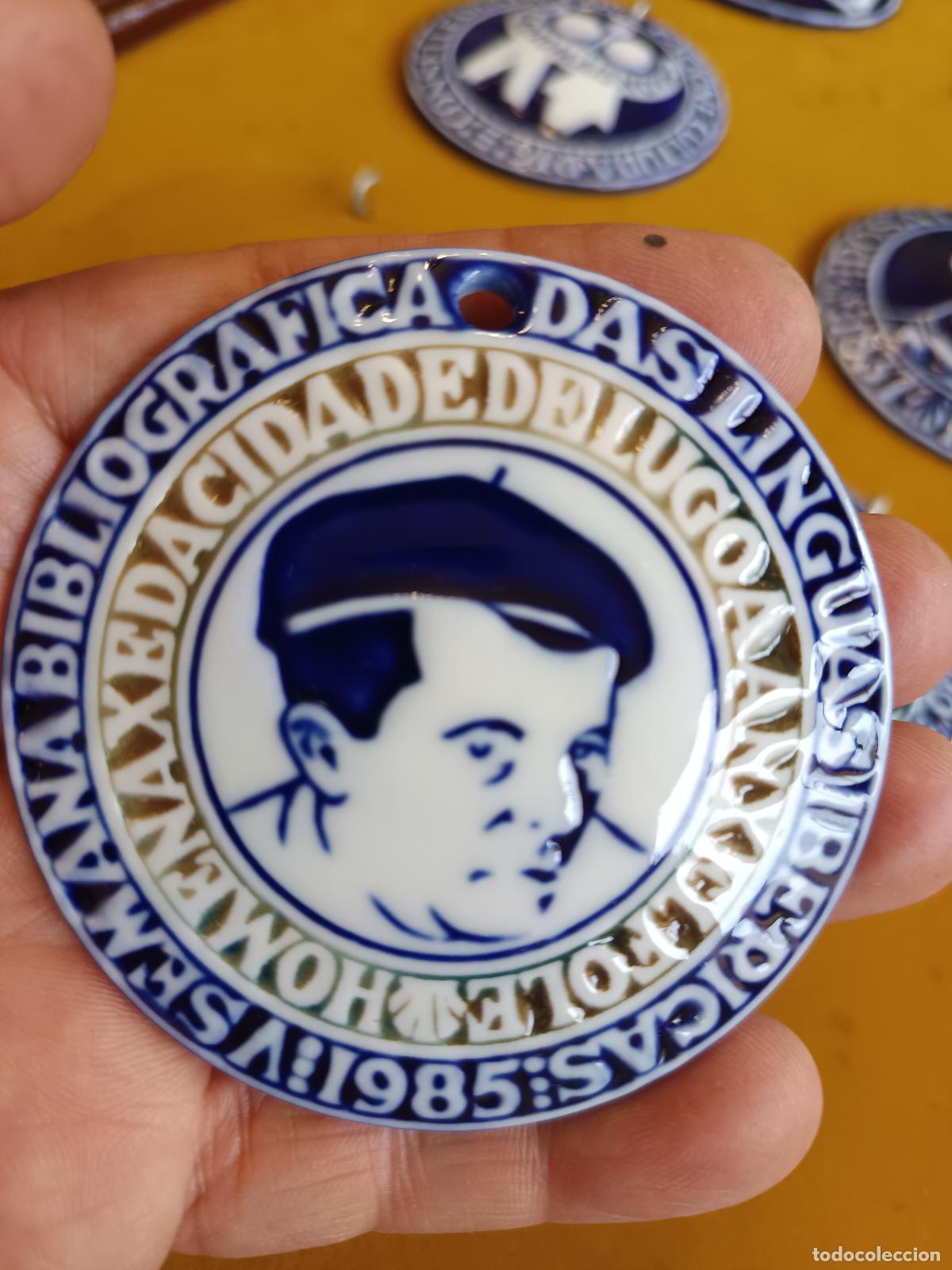 Antig&uuml;edades: MEDALLA SARGADELOS V SEMANA BIBLIOGRAFICA DAS LINGUAS IBERICAS, HOMENAXE LUGO ANXEL FOLE 1985