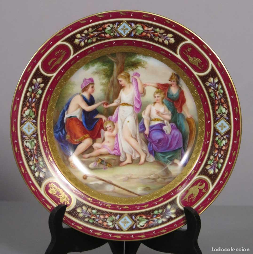 Antig&uuml;edades: PLATO. JUICIO DE PARIS. PINTADO A MANO. FIRMADO. ROYAL VIENNA. MARCA EN BASE. HACIA 1890