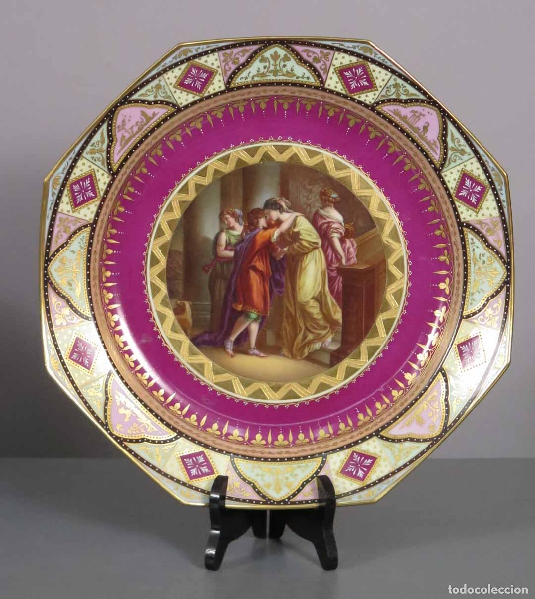 Antig&uuml;edades: PLATO OCTOGONAL. EL REGRESO DE TELEMACO. PINTADO A MANO. FIRMADO. ROYAL VIENNA. HACIA 1890
