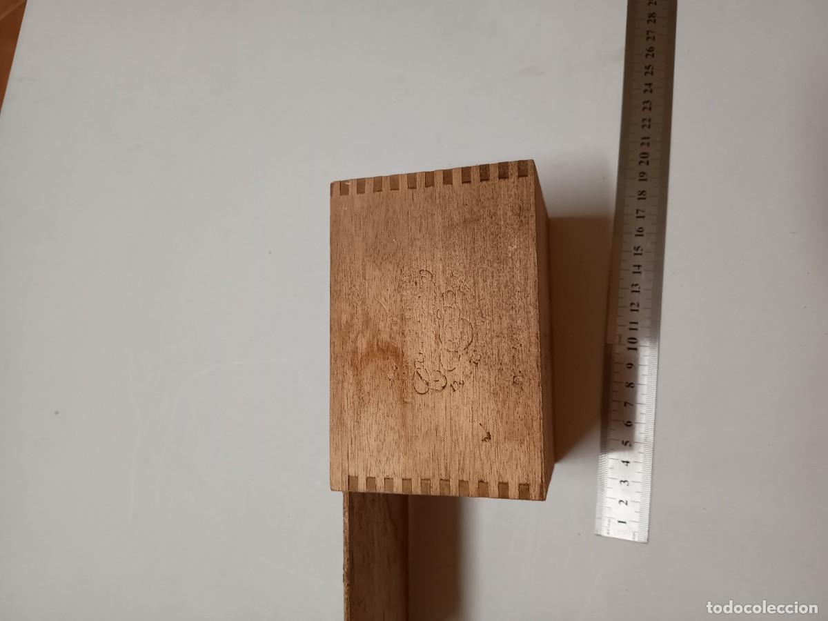Antig&uuml;edades: Caja de madera de puros? - Foto 3