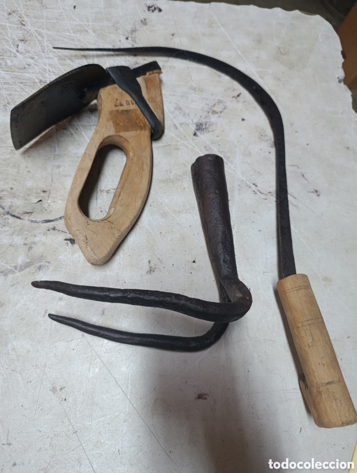 Antig&uuml;edades: Lote de herramientas antiguas