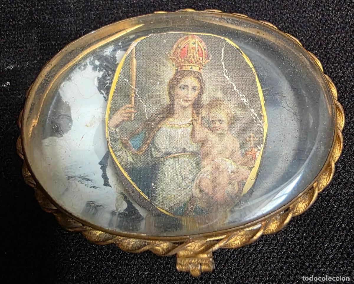 Antig&uuml;edades: Antiguo relicario devocional Virgen con Ni&ntilde;o miniatura marco dorado 4x5 cm