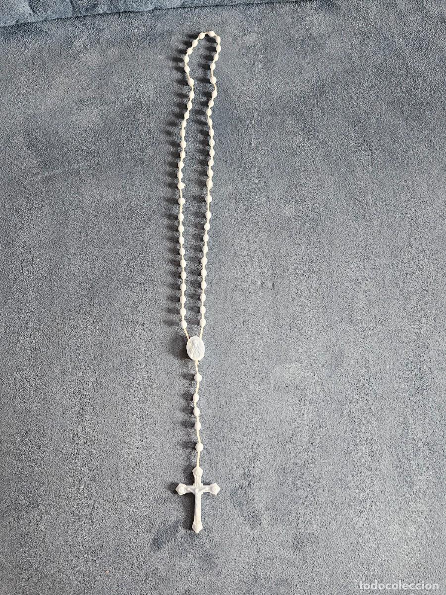Antig&uuml;edades: Rosario Nuevo Pl&aacute;stico Color Azul Claro Medall&oacute;n Central Virgen Relieve En Un Lado, Cristo Por Otro