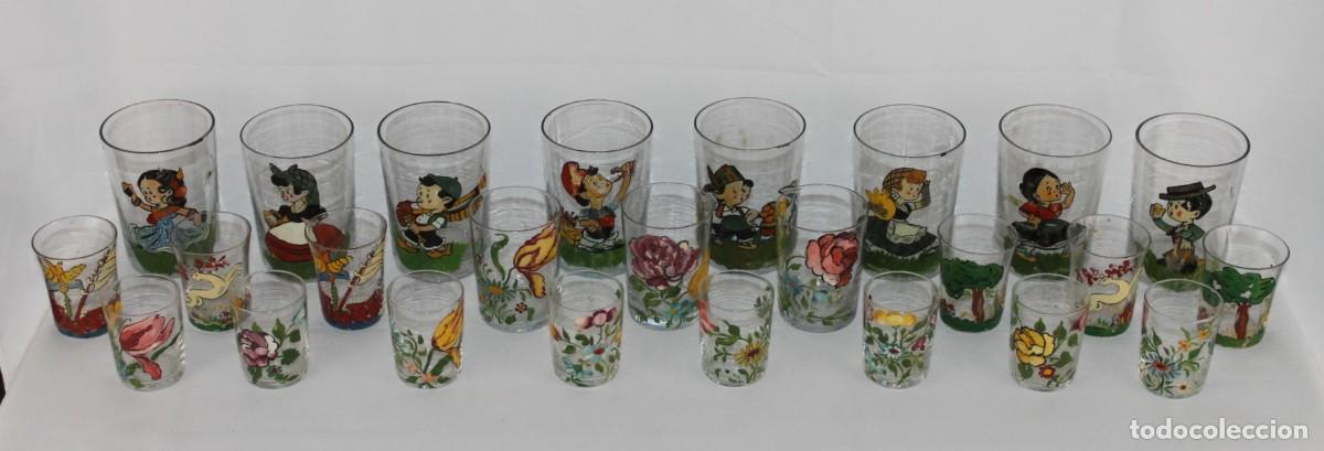 Antiques: Conjunto de vasos de cristal pintados a mano. Mediados siglo XX
