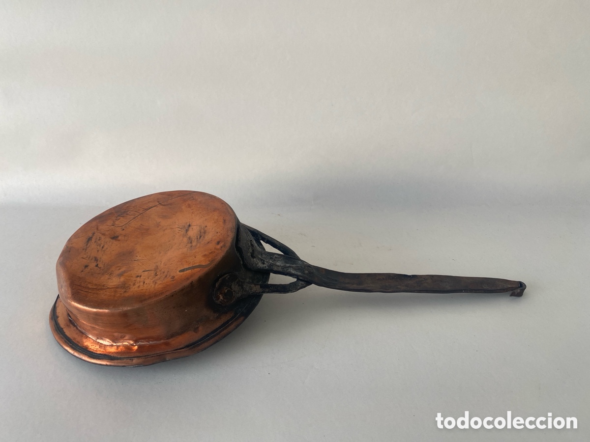 Antig&uuml;edades: Molde de cobre para reposteria con asa. Cazuela Principios de Siglo XX