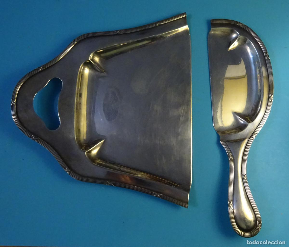 Antig&uuml;edades: ELEGANTE RECOGEMIGAS COMPUESTO DE DOS PIEZAS, PALA RECOLECTORA Y RASQUETA. JOYER&Iacute;A PLATER&Iacute;A REGIA