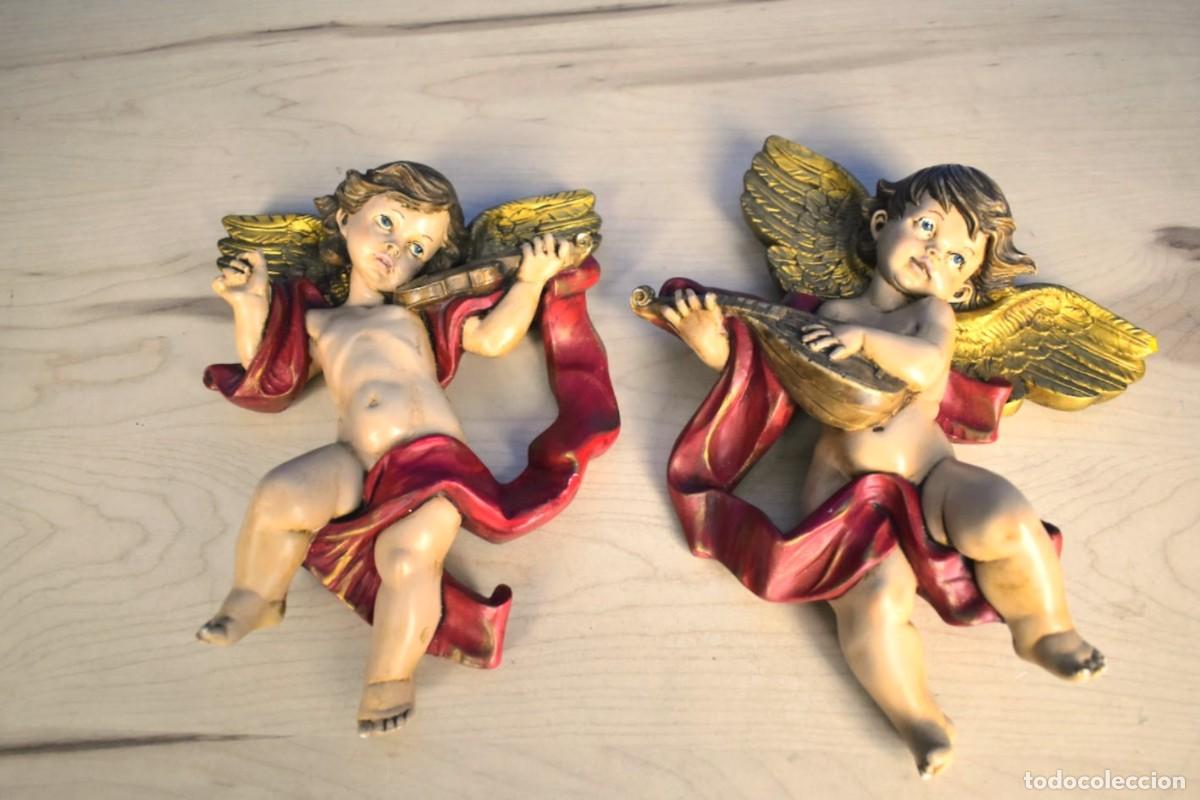 Antig&uuml;edades: Pareja de Angelitos Querubines en escayola pintados a mano