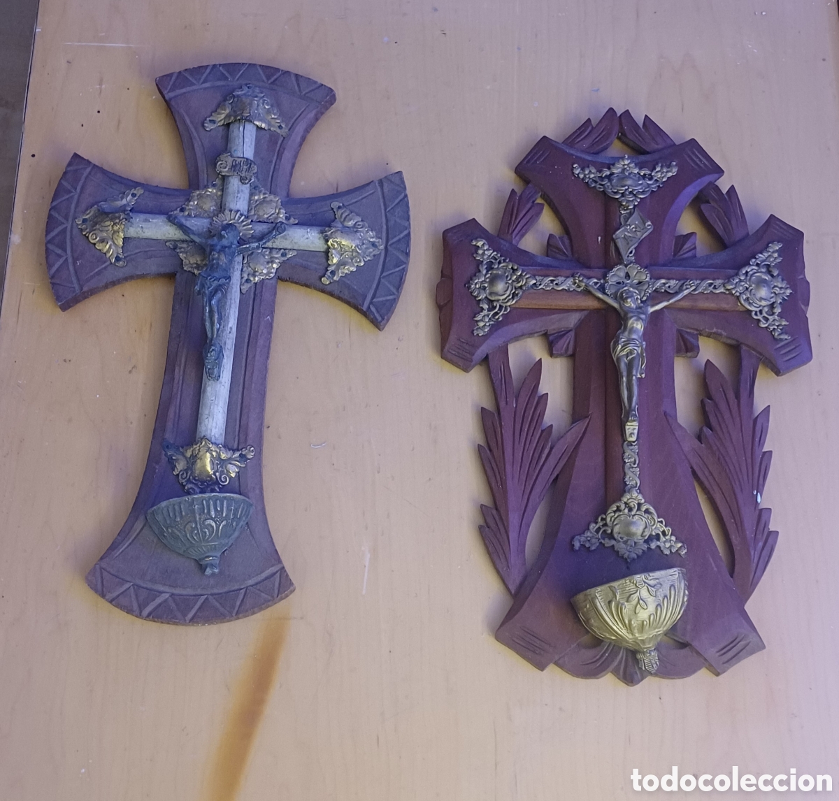 Antig&uuml;edades: 2 CRUCES MADWRA PICAS BENDITERAS 32 x 20 cm