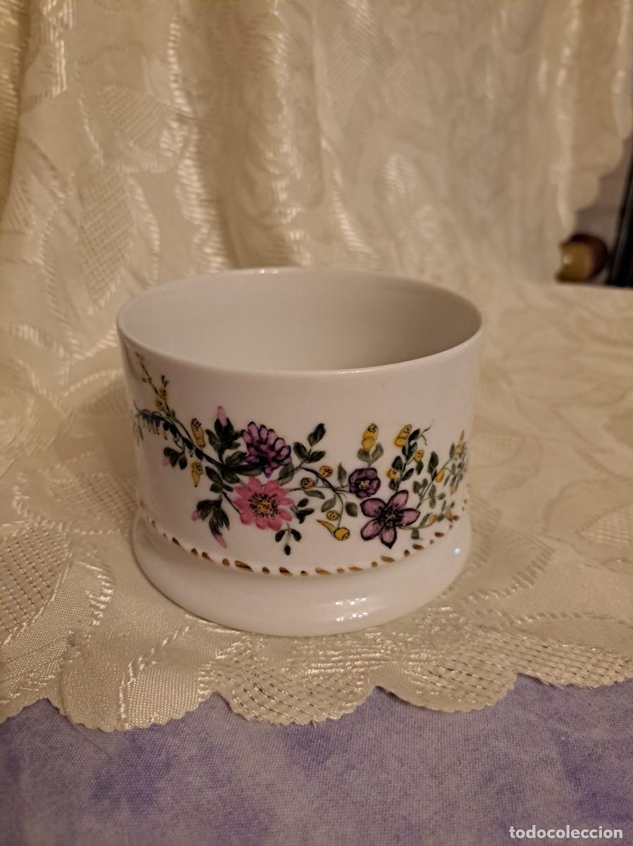 Antig&uuml;edades: Bonito tarro de porcelana Kaiser W,Germany, pintado a mano.