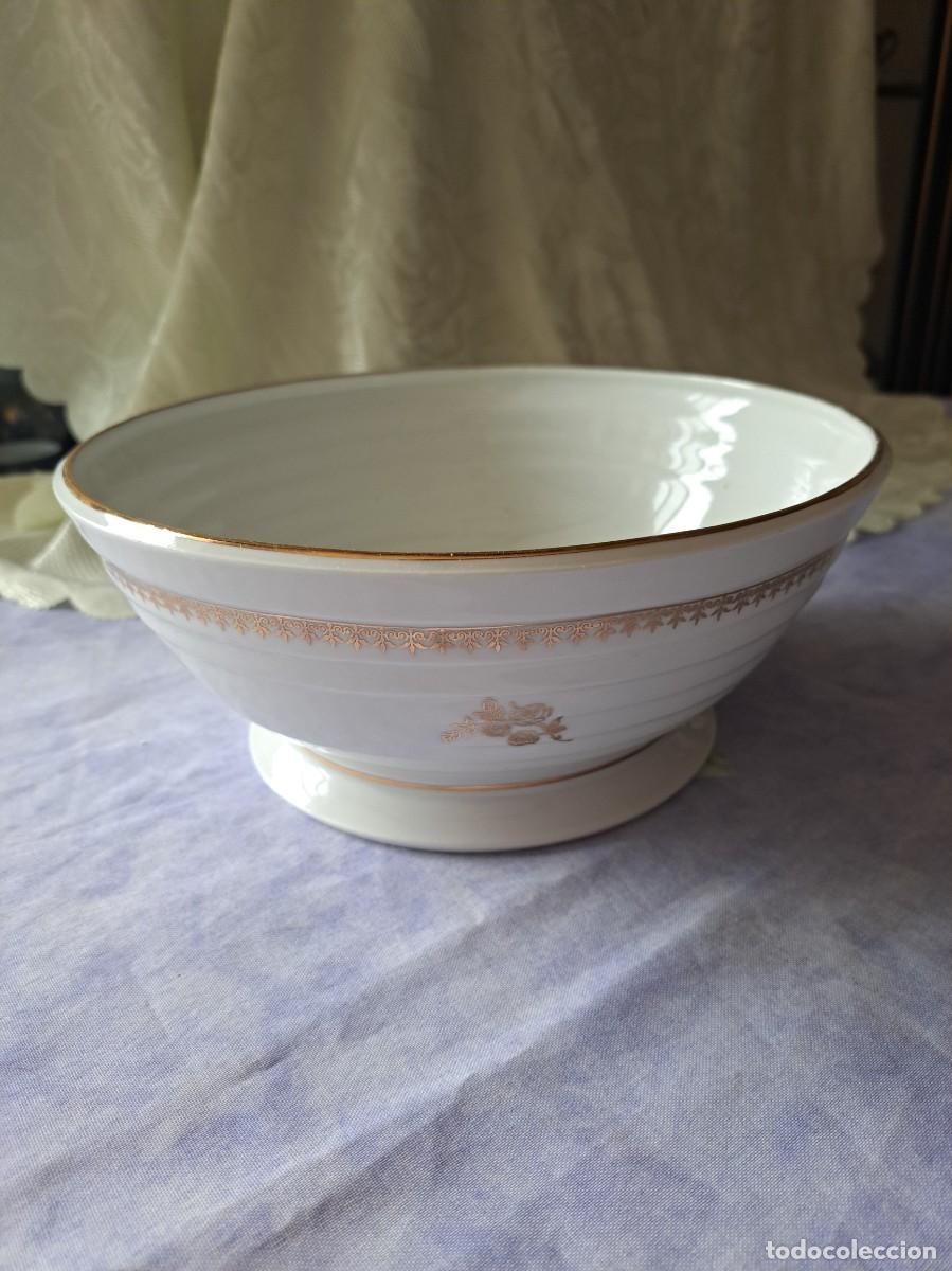 Antig&uuml;edades: Bonita ensaladera de Porcelana de Chartres/S/Cher - Limoges, decorados con oro