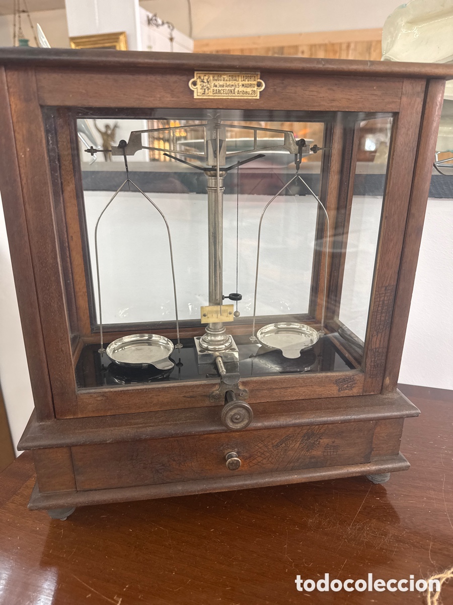 Antig&uuml;edades: Bascula de farmacia principio del S.XX