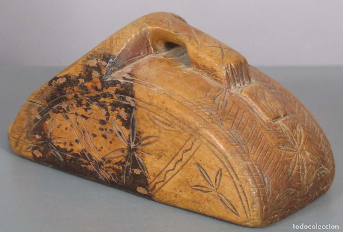 Antig&uuml;edades: ESTRIBO. MADERA TALLADA. ARTE PASTORIL. SIGLO XIX