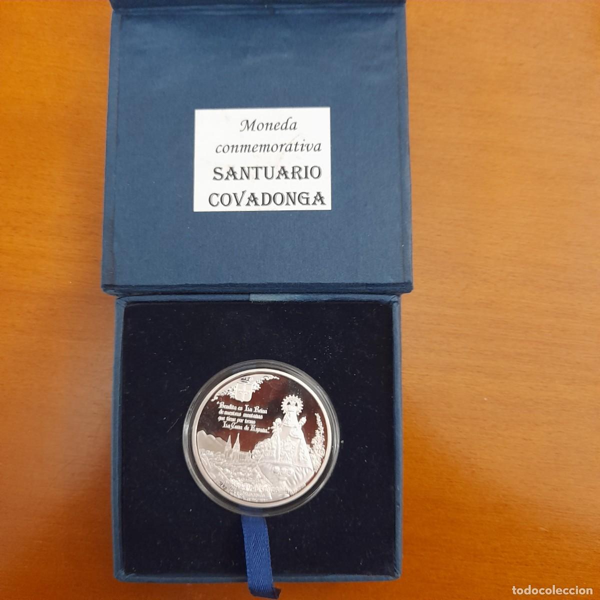 Antig&uuml;edades: MEDALLA SANTUARIO Y VIRGEN DE COVADONGA PLATEADA