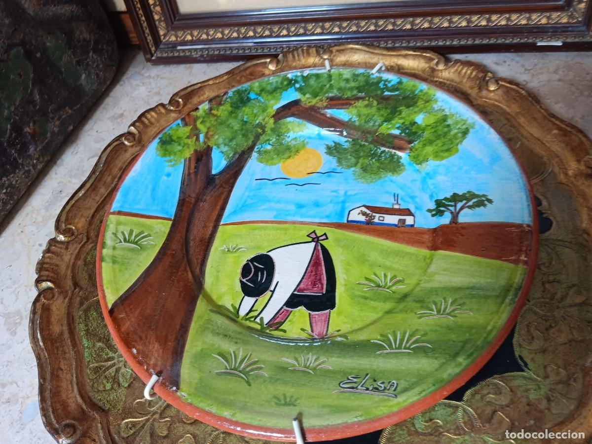 Antig&uuml;edades: plato decorativo de cer&aacute;mica portuguesa, espec&iacute;ficamente de la regi&oacute;n de &Eacute;vora.