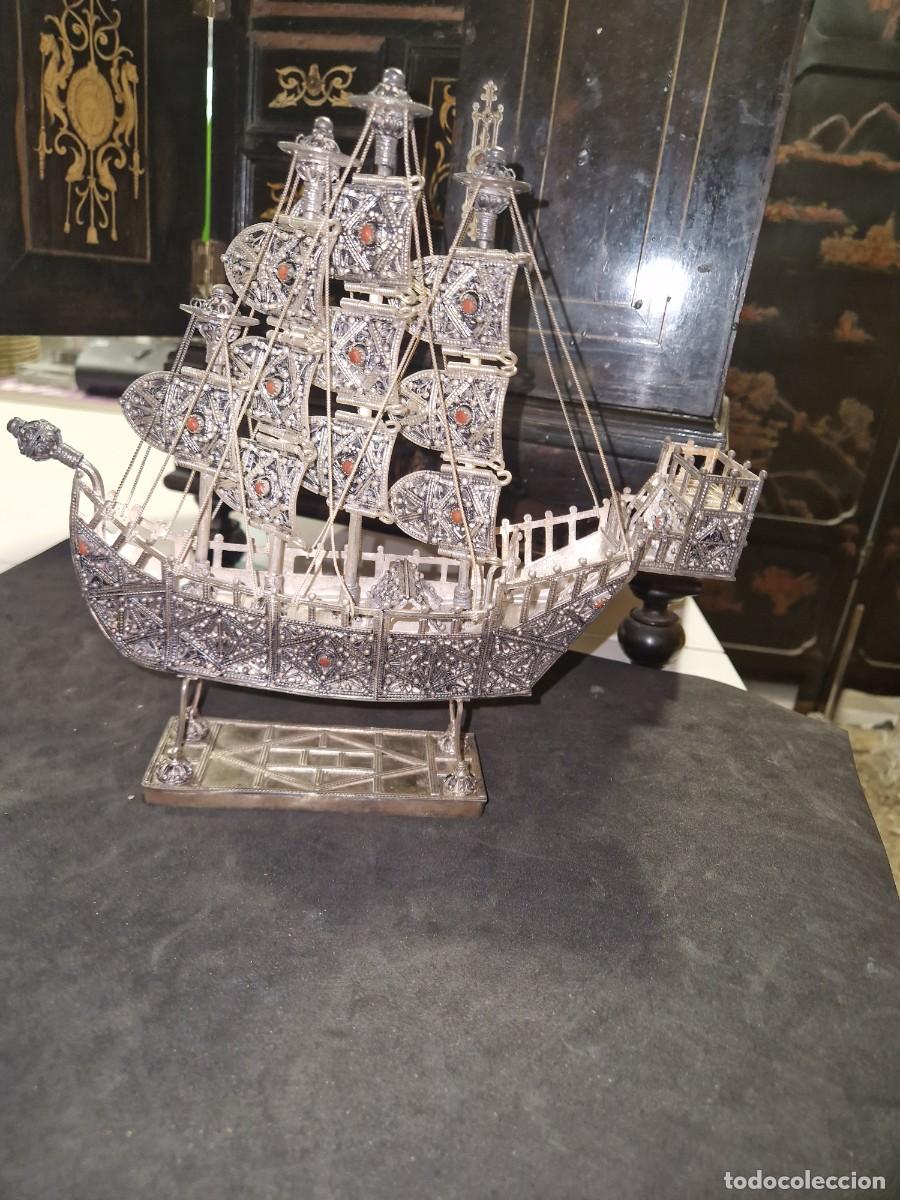 Antig&uuml;edades: BARCO CARABELA PLATA MACIZA CABUJONES CORALINA.
