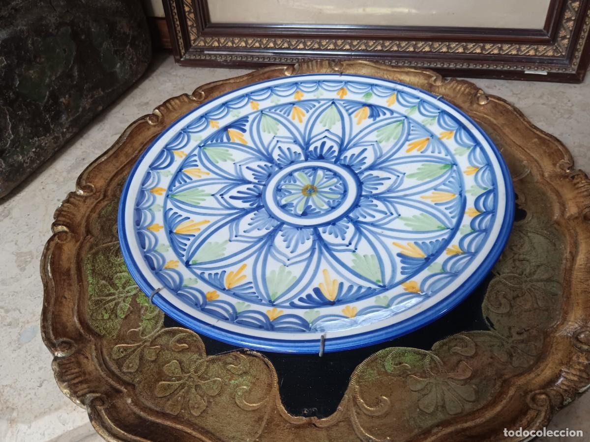 Antig&uuml;edades: Plato cer&aacute;mica firmado