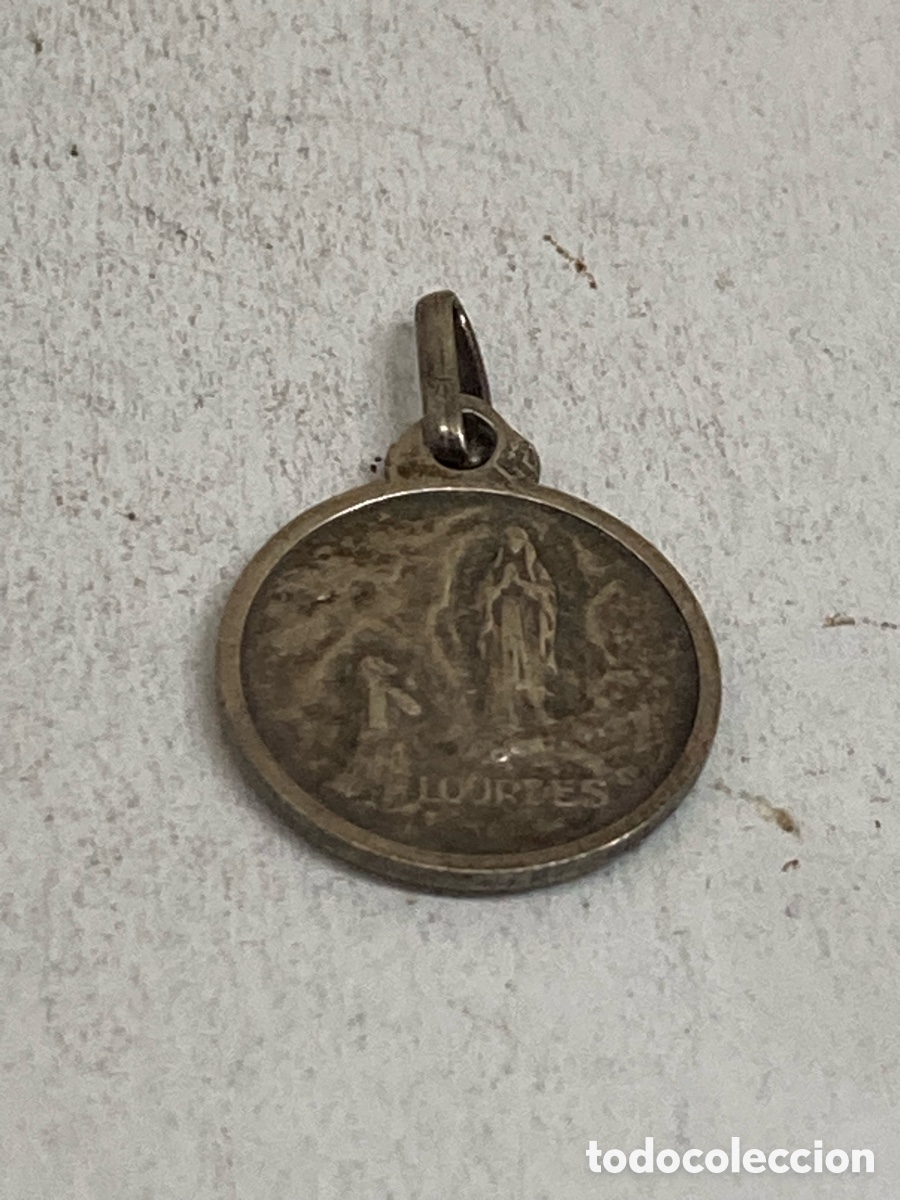 Antig&uuml;edades: Medalla de plata religiosa C579 - Foto 2