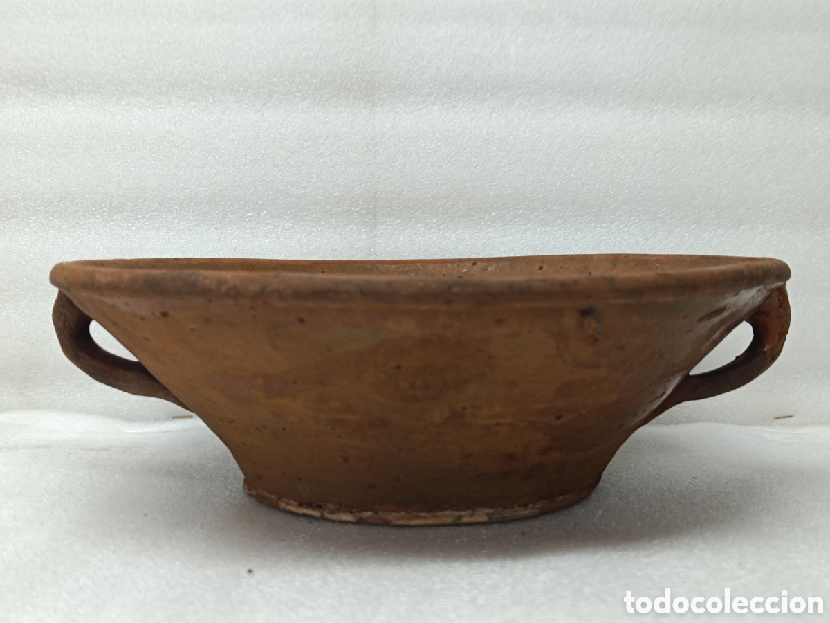 Antig&uuml;edades: ANTIGUO LEBRILLO O BARRE&Ntilde;O DE BARRO DOS ASAS. S-XIX. 33 cm Di&aacute;metro.11 cm altura.