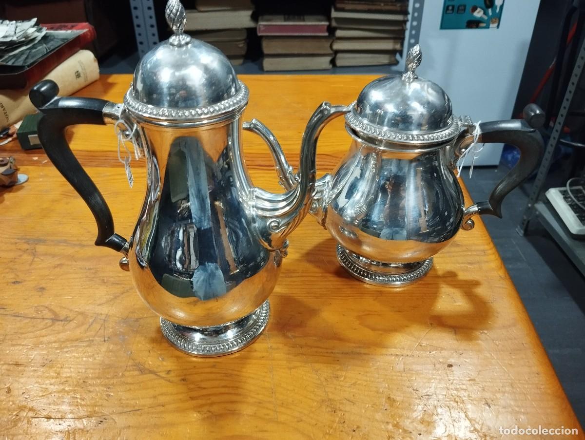 Antig&uuml;edades: CAFETERA Y TETERA A JUEGO MARCA &rdquo;BARKER ELLIS&rdquo; ENGLAND. PLATEADAS.