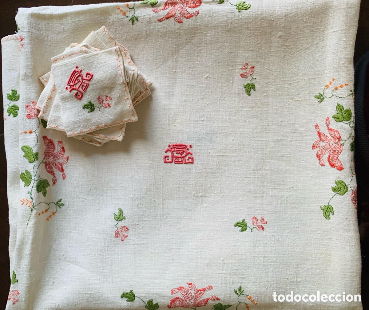 Antig&uuml;edades: Mantel de t&eacute; vintage