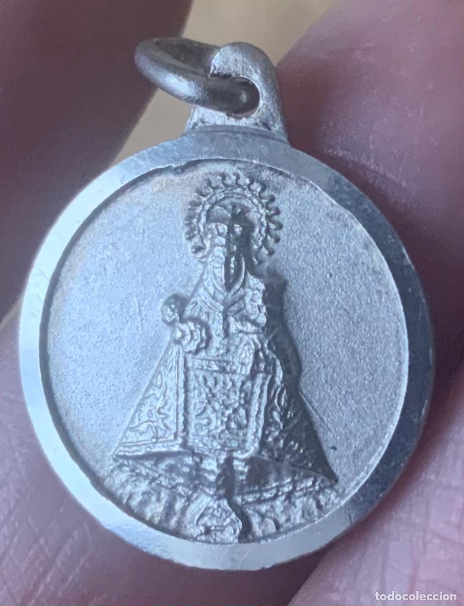 Antig&uuml;edades: ANTIGUA MEDALLA DE PLATA VIRGEN DE COVADONGA