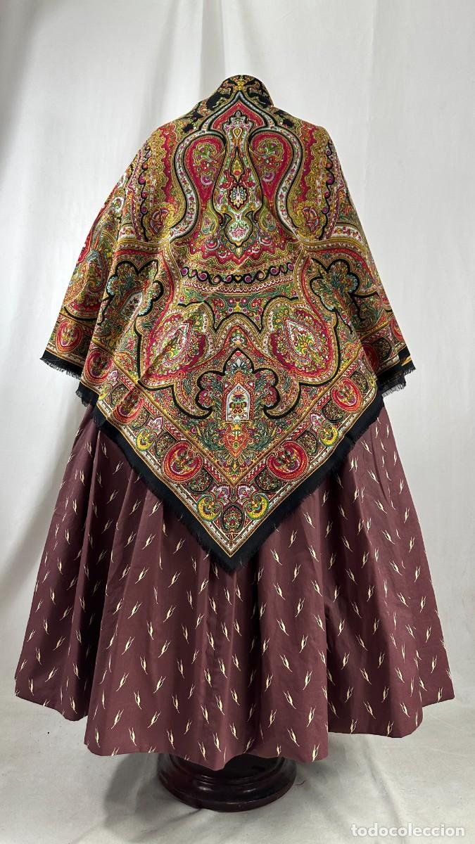 Antig&uuml;edades: Pa&ntilde;uelo de merino estampado. 160 cm